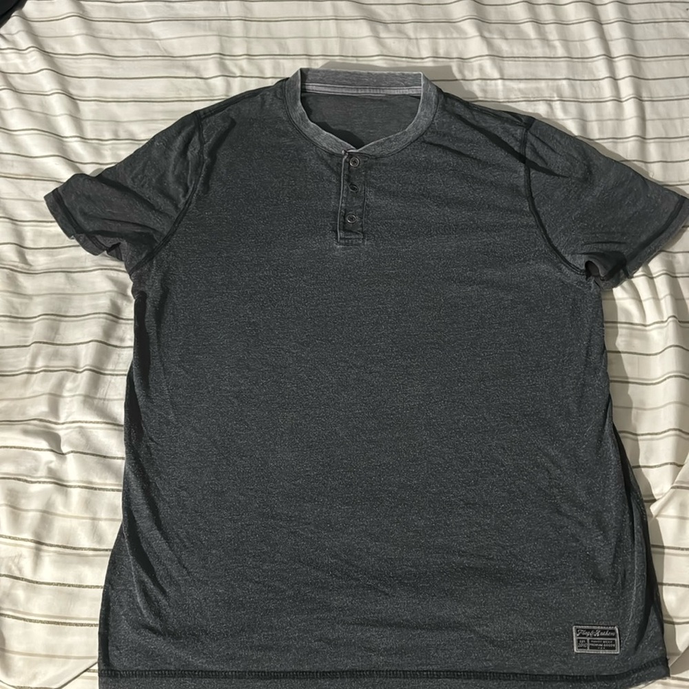 FLAG & ANTHEM

Frederick Burnout Henley
M | Dark Grey